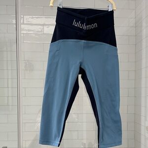 lululemon athletica Blue and Navy Bottoms size 2 cropped leggings